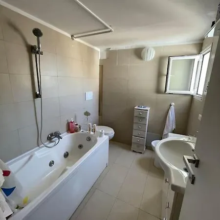 Loft Moderno In Centro , A 5 Minuti Dal Mare!